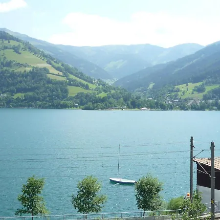 Lake View & Zell City Apartamento