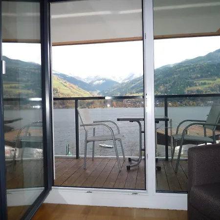 Lake View & Zell City Lägenhet